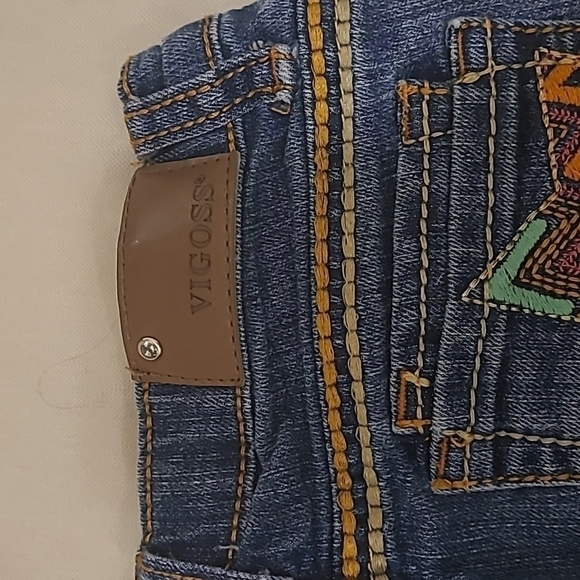 Vigoss 6X girl jeans with star embellishments on back packets - Picture 9 of 10